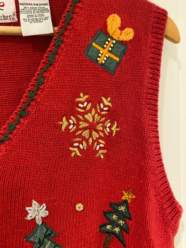 Vintage Christmas Vest Red Knit Nutcracker Xmas Trees Medium