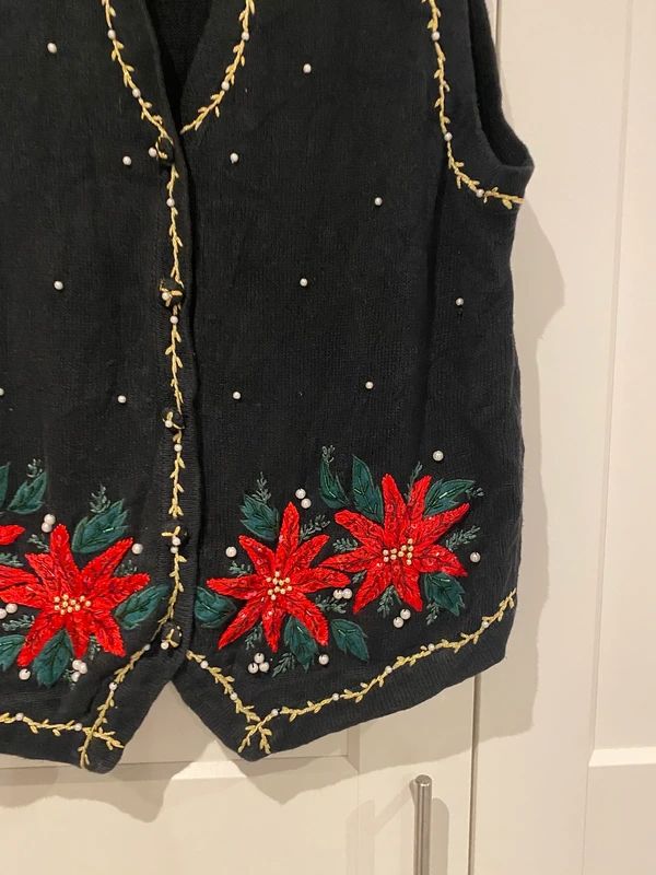 Victoria Jones Christmas Embroidered Knit Vest Black Festive Poinsettia