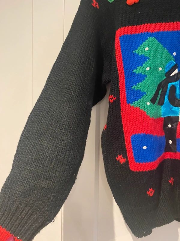 Vintage Christmas Jumper Snowman Scene Black Festive Retro Medium
