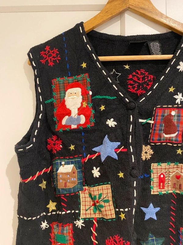 Vintage Erika XL Christmas Patchwork Knit Vest Santa Houses