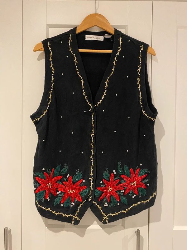 Victoria Jones Christmas Embroidered Knit Vest Black Festive Poinsettia
