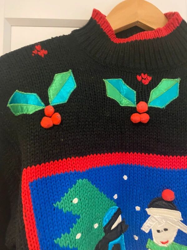 Vintage Christmas Jumper Snowman Scene Black Festive Retro Medium