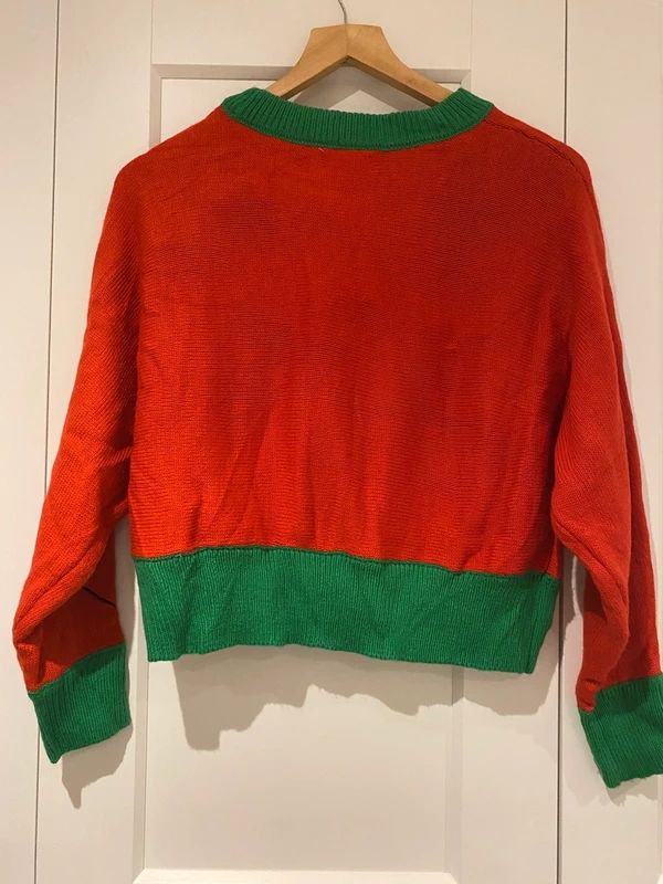 Cute Christmas Gnome Jumper – Red & Green – Size S (Cropped Style)