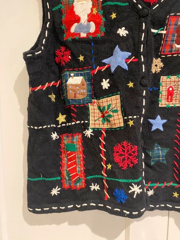 Vintage Erika XL Christmas Patchwork Knit Vest Santa Houses