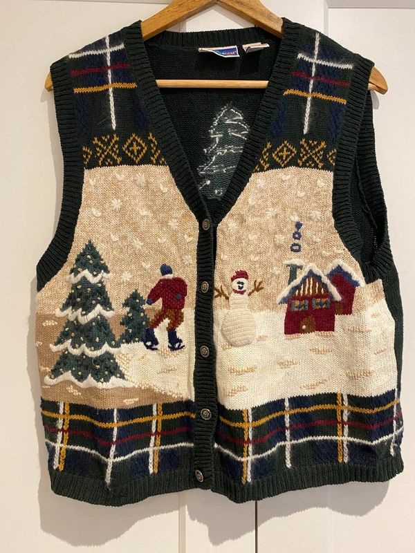 Vintage North Crest Christmas Knit Vest 10-12 Snowman Skating Scene