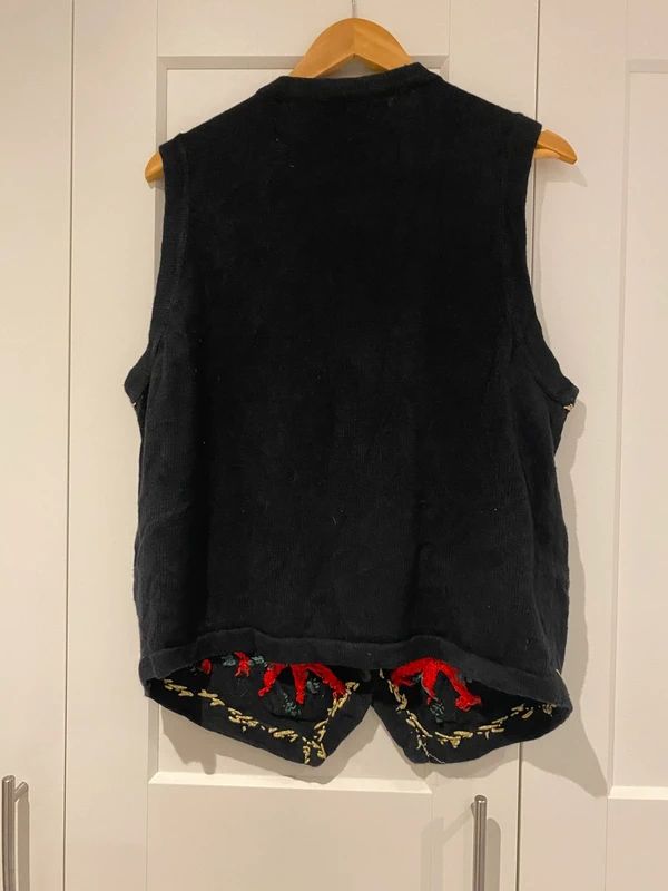 Victoria Jones Christmas Embroidered Knit Vest Black Festive Poinsettia
