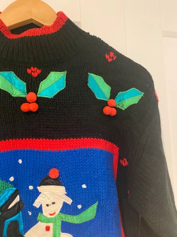 Vintage Christmas Jumper Snowman Scene Black Festive Retro Medium