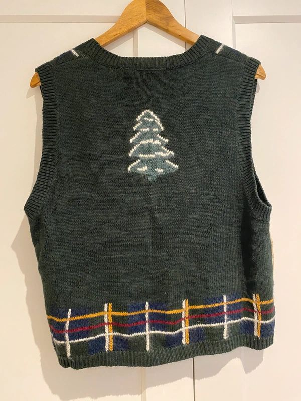 Vintage North Crest Christmas Knit Vest 10-12 Snowman Skating Scene