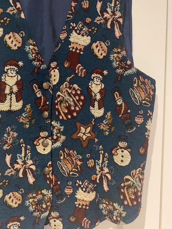 Vintage Christmas Tapestry Waistcoat White Stag Festive Vest XL