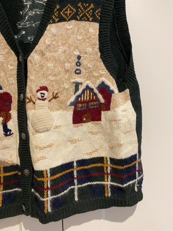 Vintage North Crest Christmas Knit Vest 10-12 Snowman Skating Scene