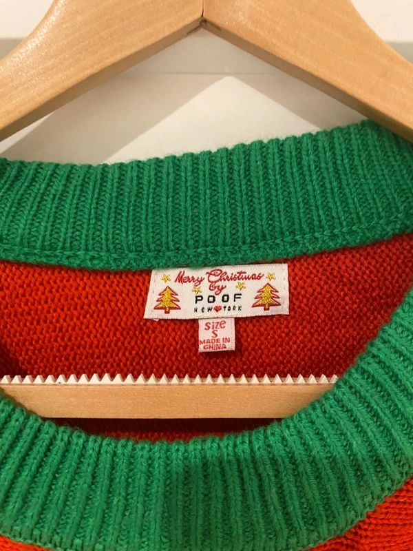 Cute Christmas Gnome Jumper – Red & Green – Size S (Cropped Style)
